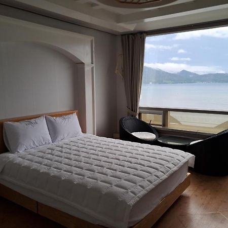 Namhae Beach Hotel Εξωτερικό φωτογραφία