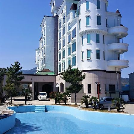 Namhae Beach Hotel Εξωτερικό φωτογραφία